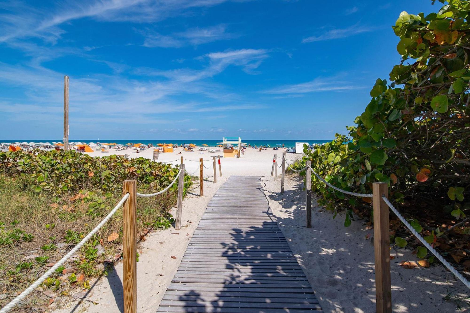 Beachy 1 B/r, W/2 Queen Beds, On Ocean Drive Appartement